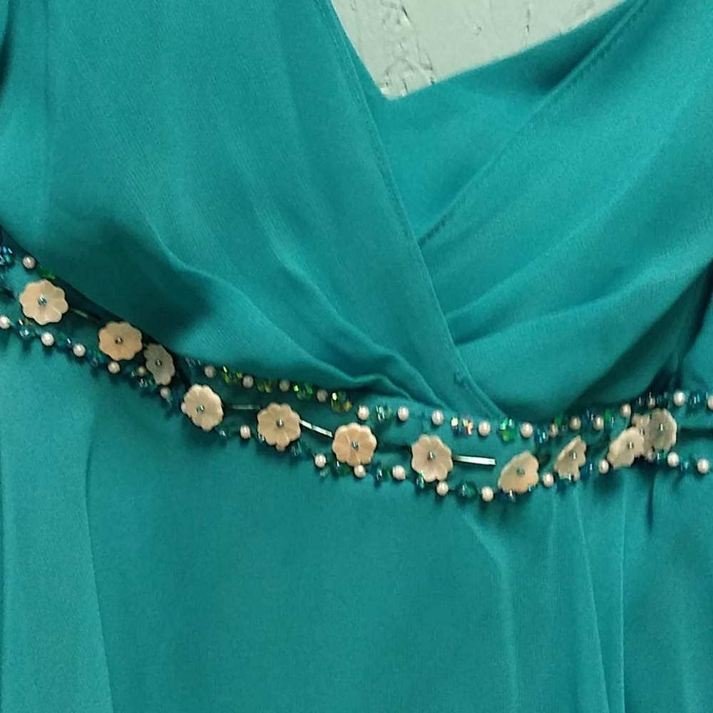 Dress - Picture 2 of 3